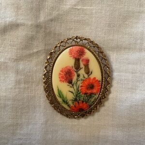 Vintage Floral Brooch/Pendant  with Gold Frame